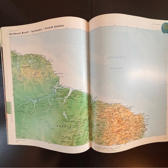 Geographica Atlas of the World large coffee table book - Picture 11 of 13
